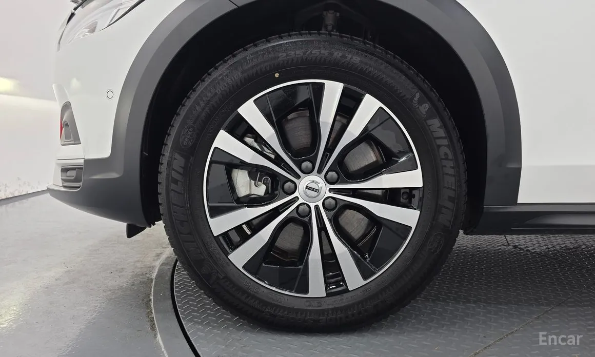 Фото 5 - Volvo V90