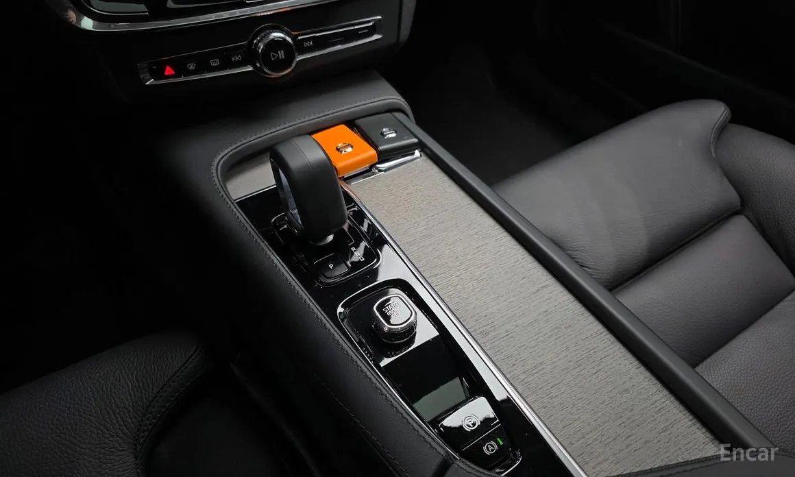 Фото 9 - Volvo V90