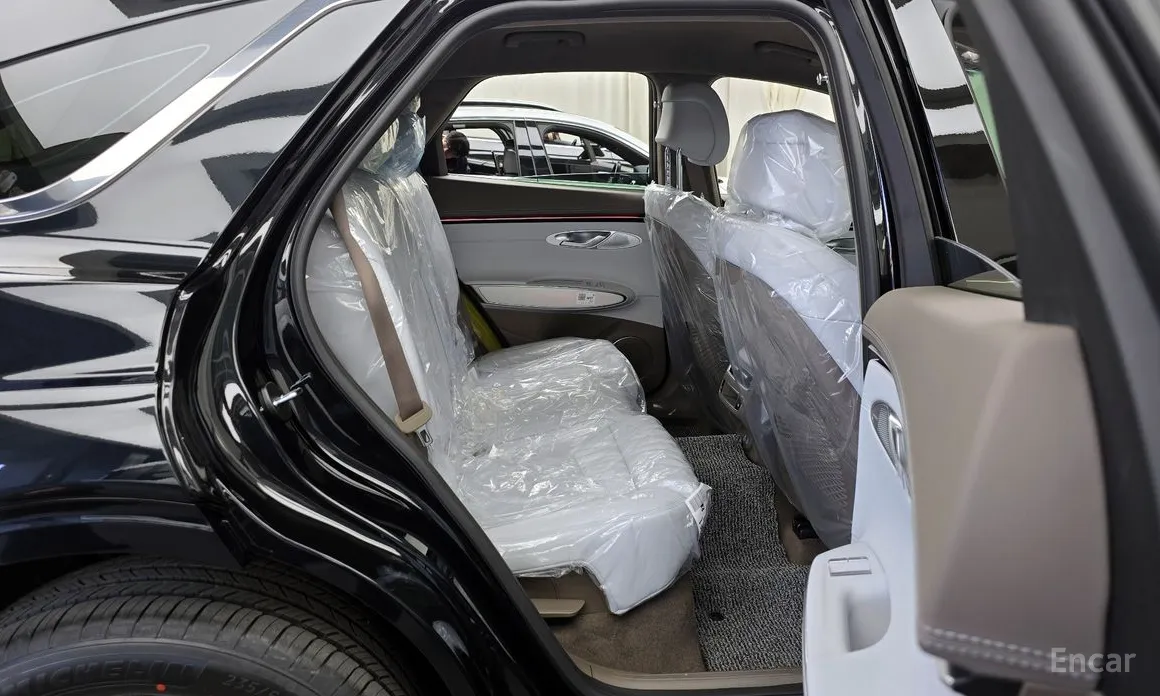 Фото 12 - Genesis GV70