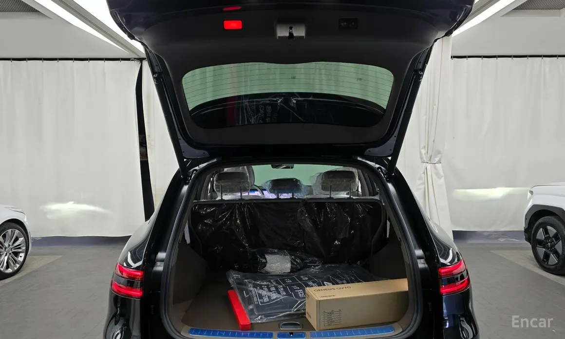 Фото 20 - Genesis GV70