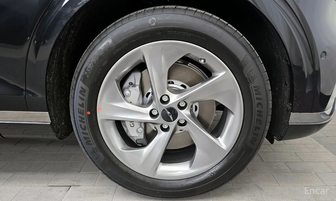 Фото 5 - Genesis GV70