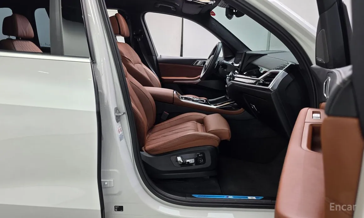 Фото 10 - BMW X7