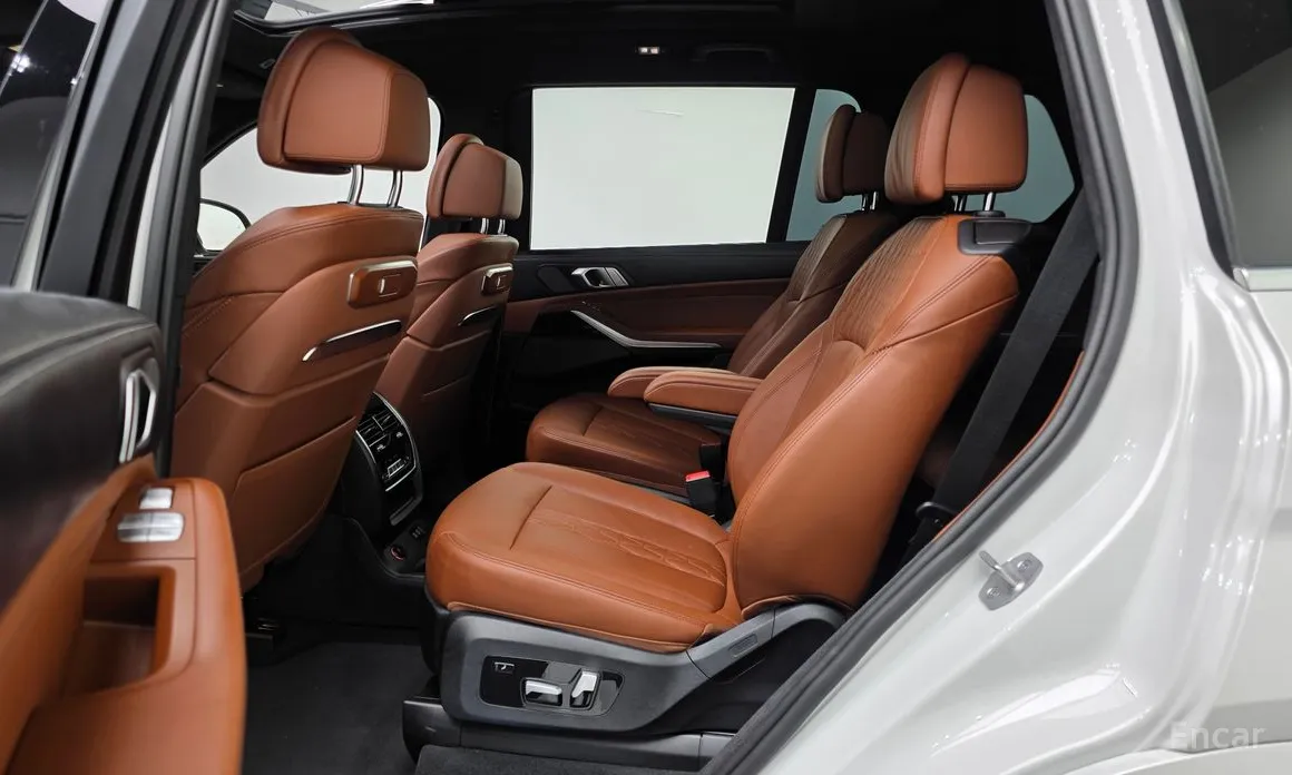 Фото 12 - BMW X7