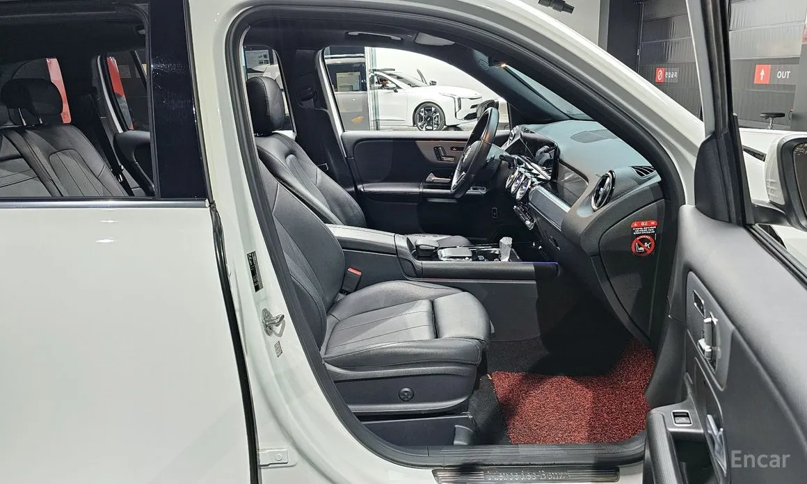 Фото 10 - Mercedes-Benz GLB-Class