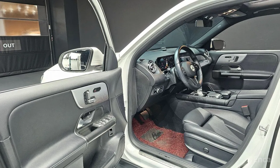 Фото 11 - Mercedes-Benz GLB-Class