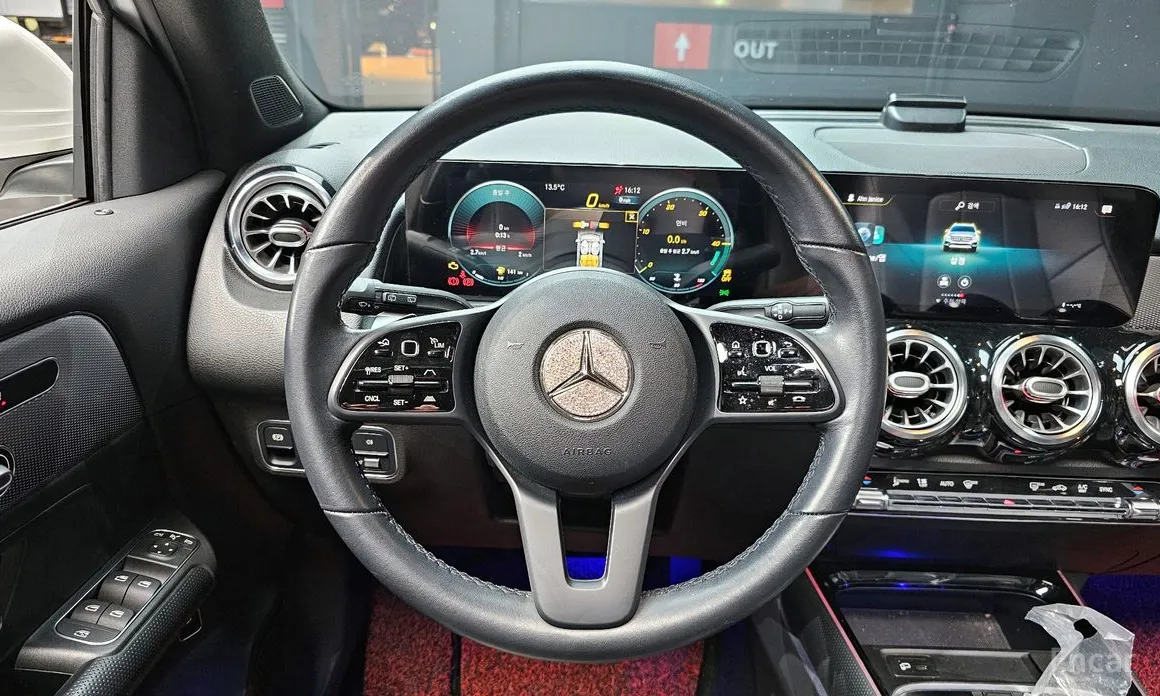 Фото 13 - Mercedes-Benz GLB-Class