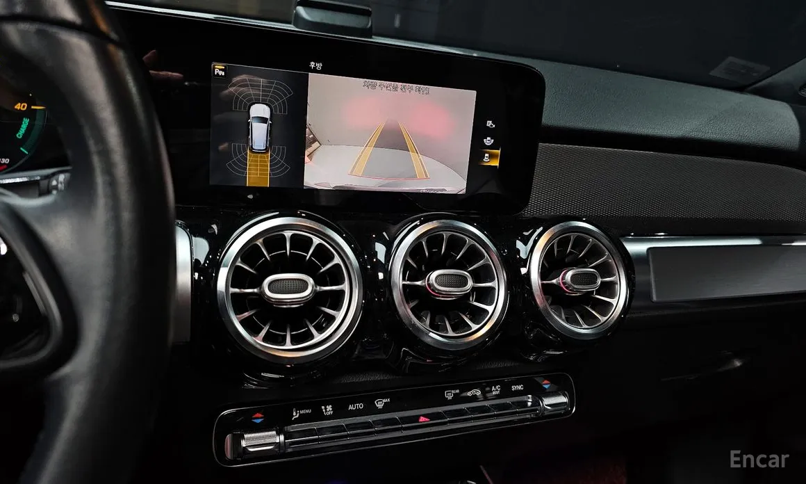 Фото 15 - Mercedes-Benz GLB-Class