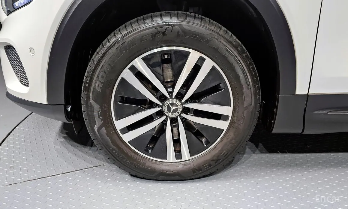 Фото 5 - Mercedes-Benz GLB-Class