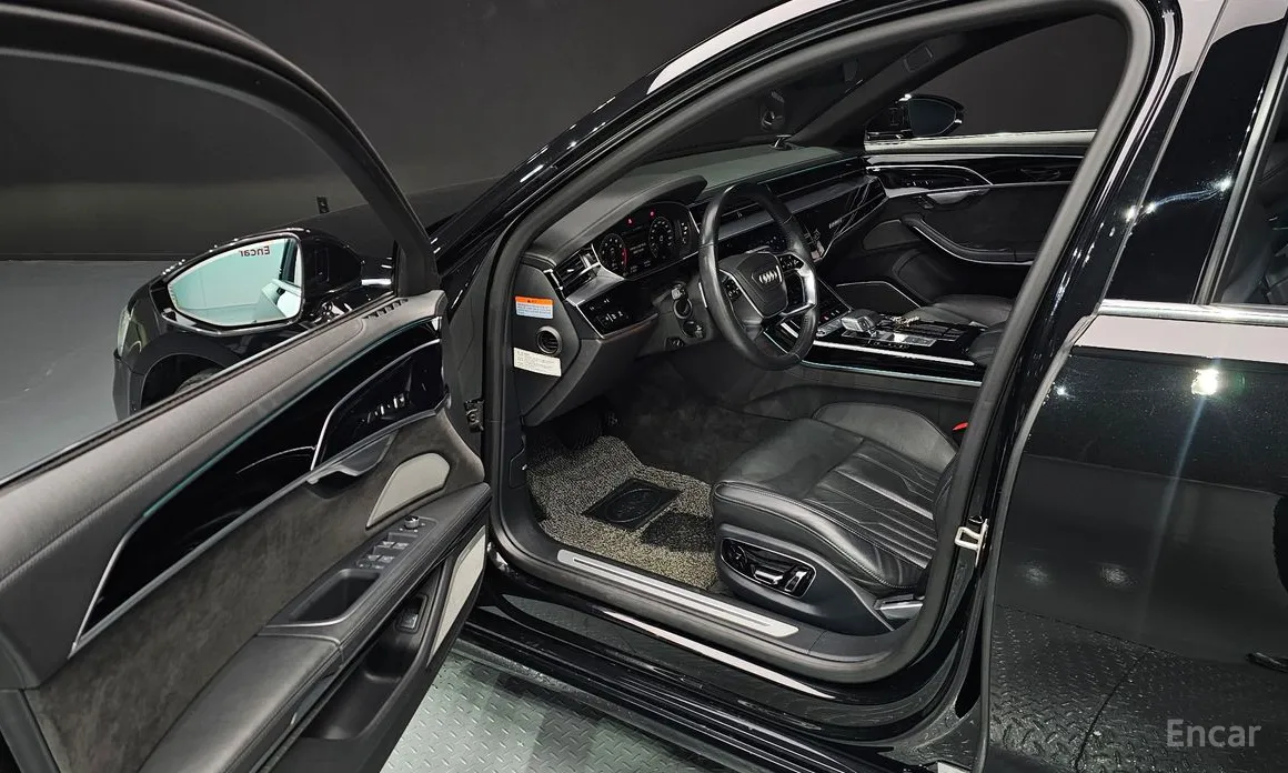 Фото 11 - Audi A8