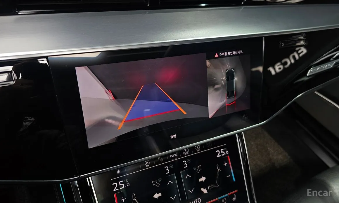 Фото 14 - Audi A8