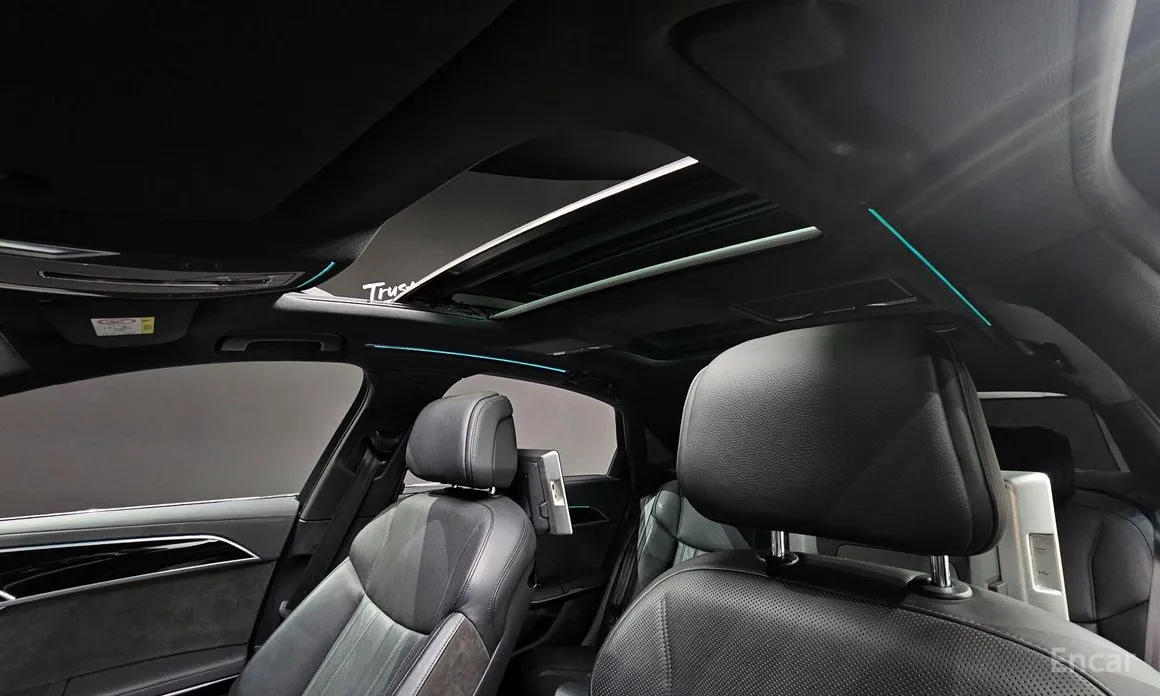 Фото 18 - Audi A8