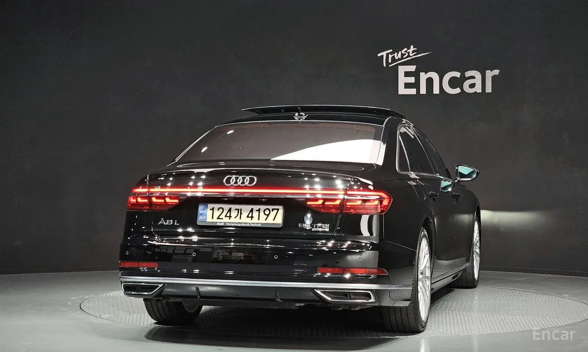 Фото 4 - Audi A8