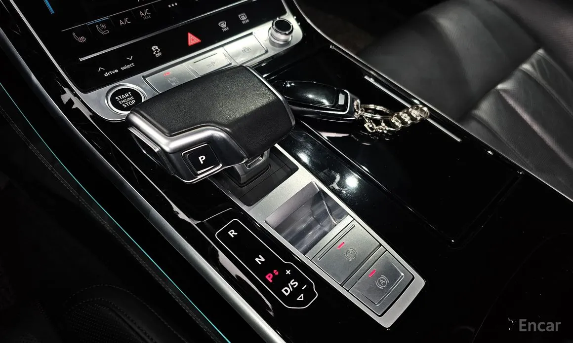 Фото 9 - Audi A8