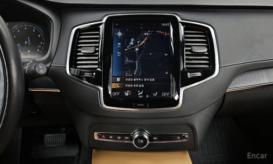 Фото 14 - Volvo XC90