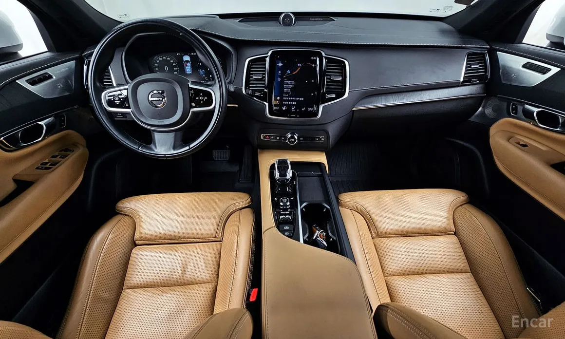 Фото 7 - Volvo XC90