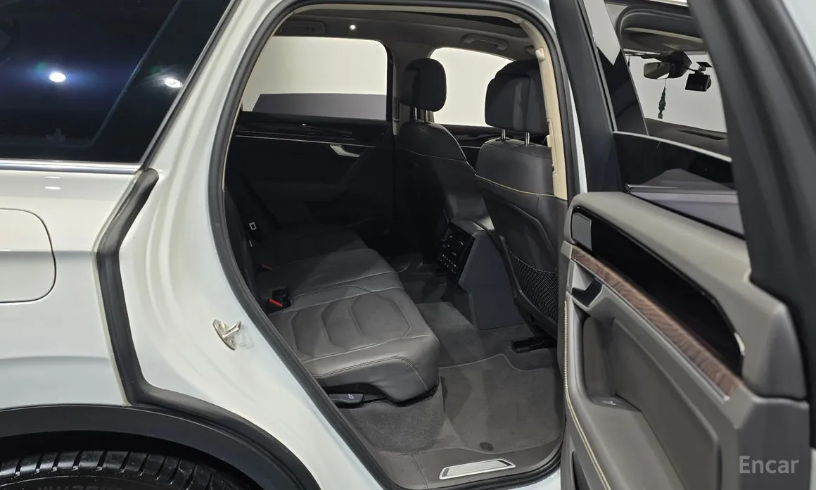 Фото 12 - Volkswagen Touareg