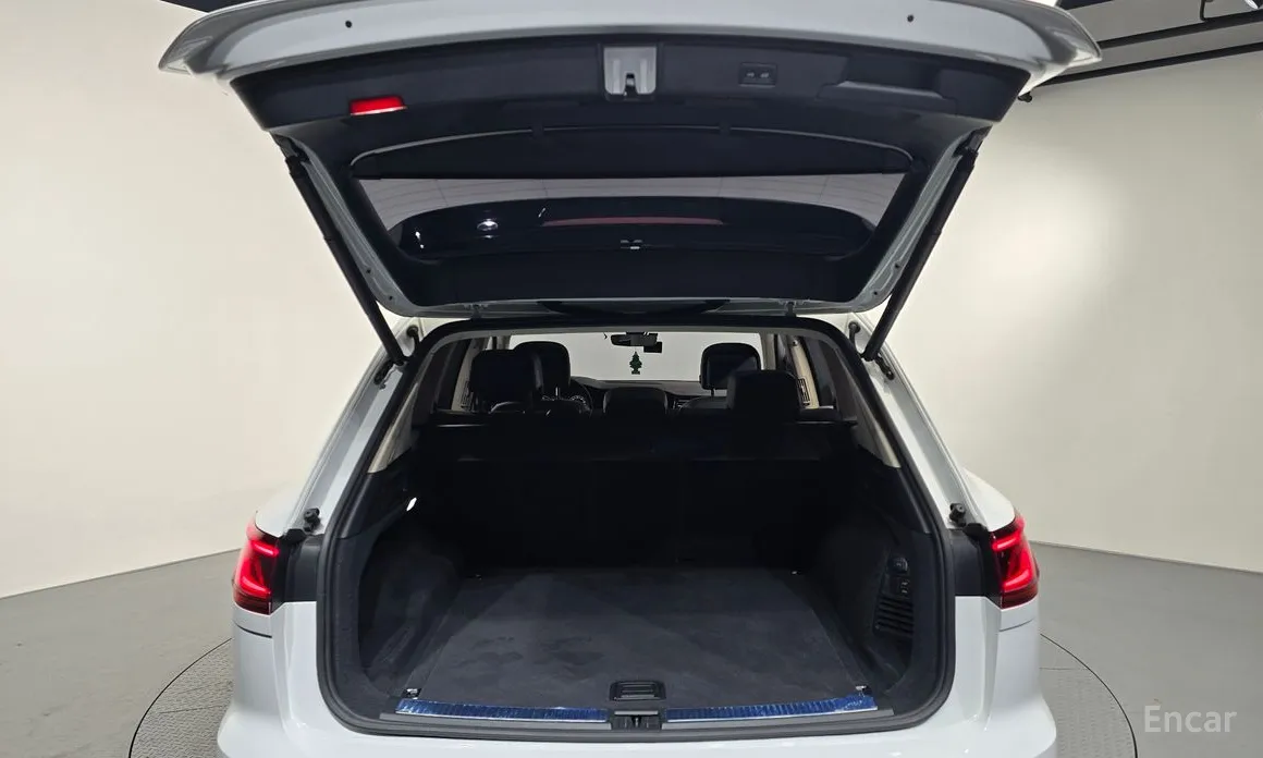 Фото 20 - Volkswagen Touareg