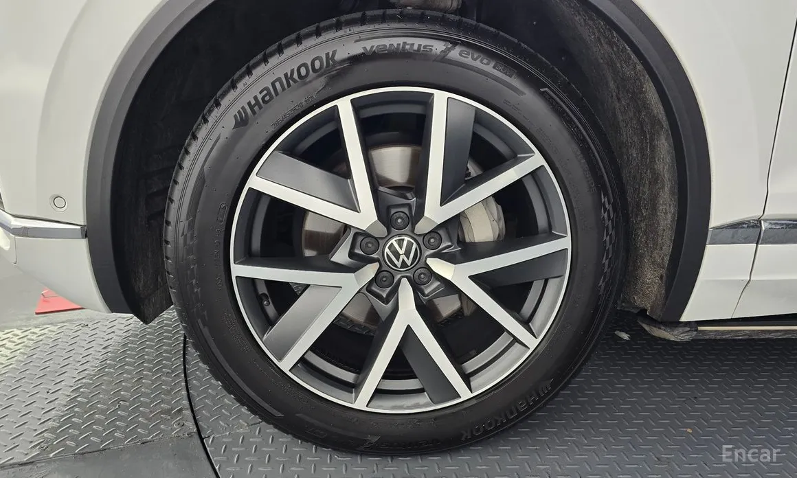 Фото 5 - Volkswagen Touareg