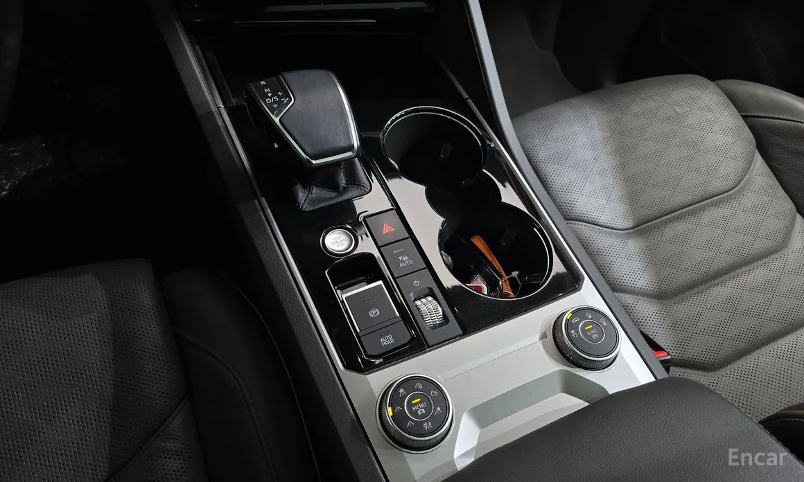 Фото 9 - Volkswagen Touareg