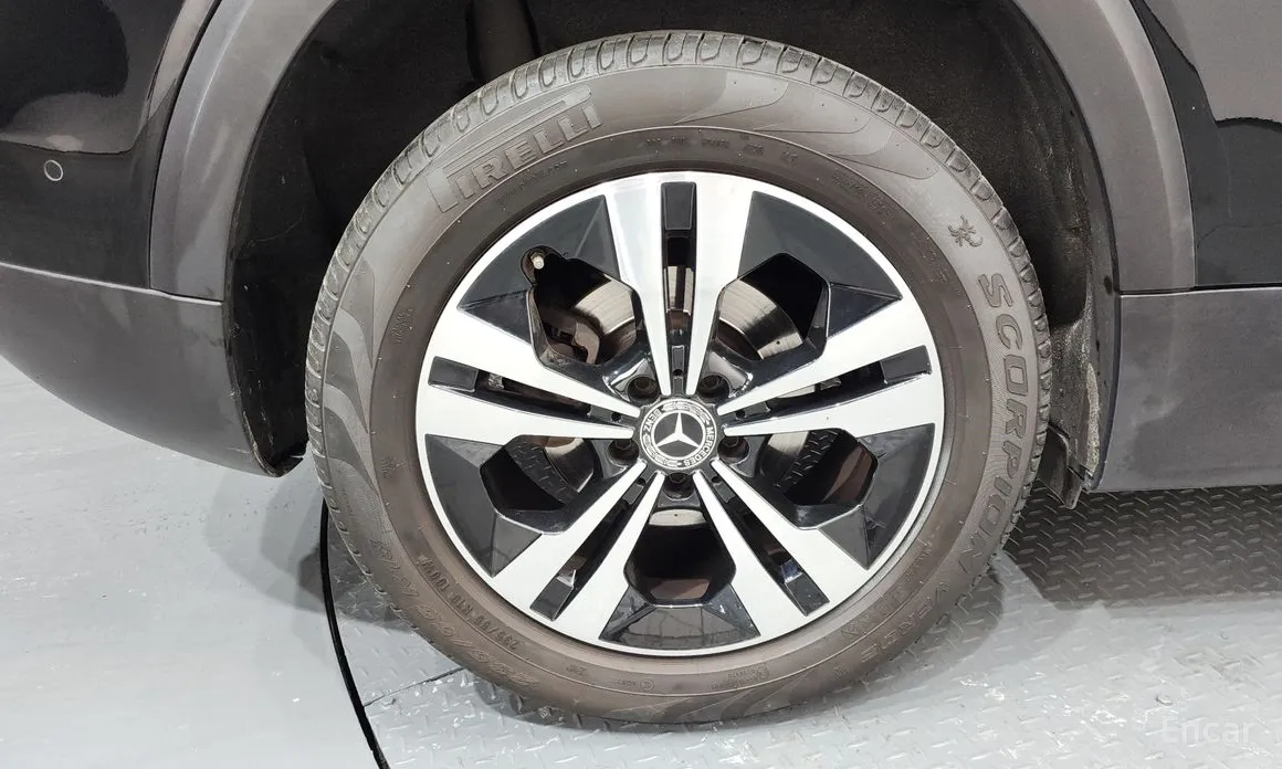 Фото 5 - Mercedes-Benz GLB-Class