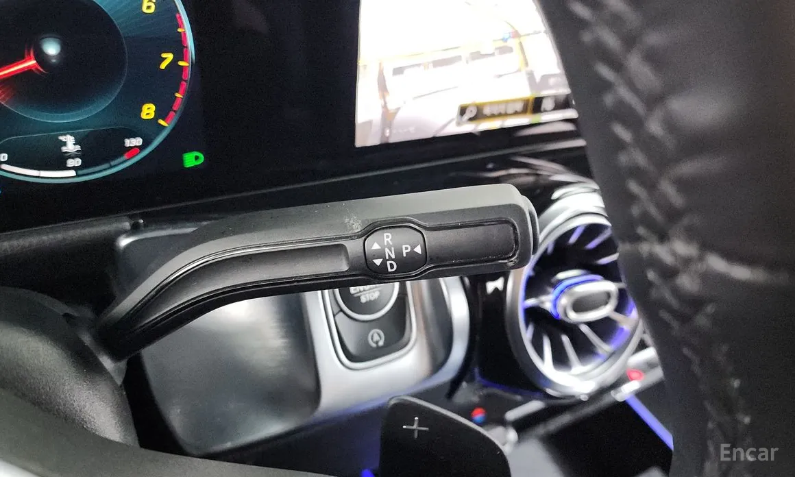 Фото 9 - Mercedes-Benz GLB-Class