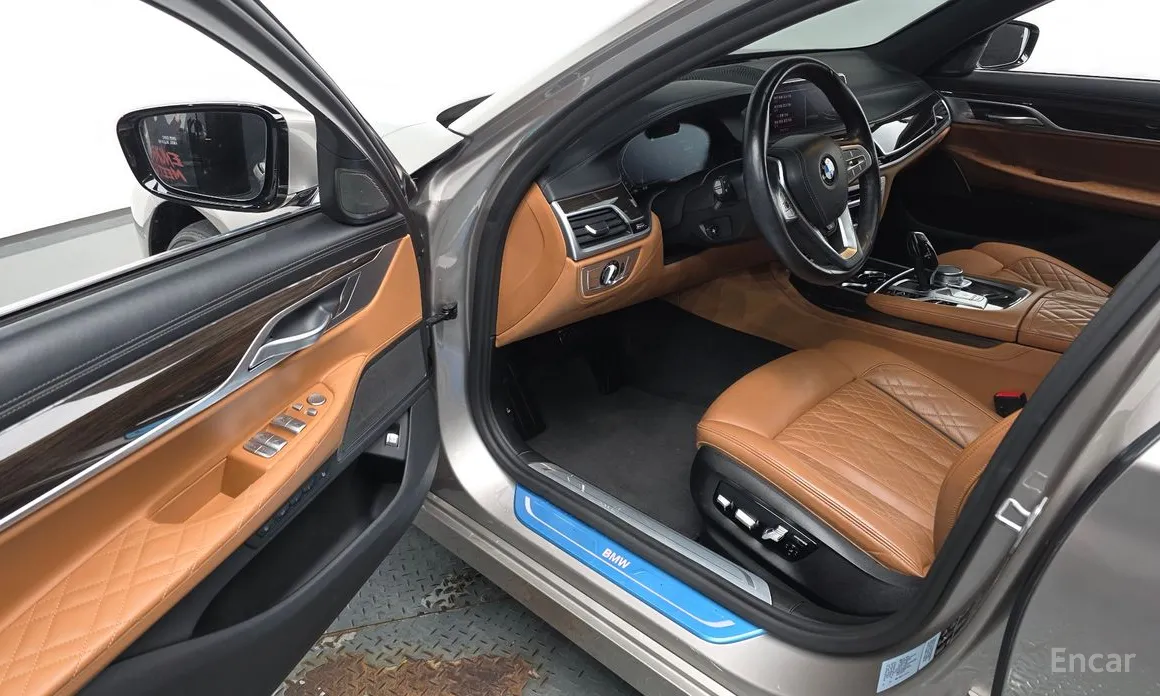 Фото 12 - BMW 7 Series