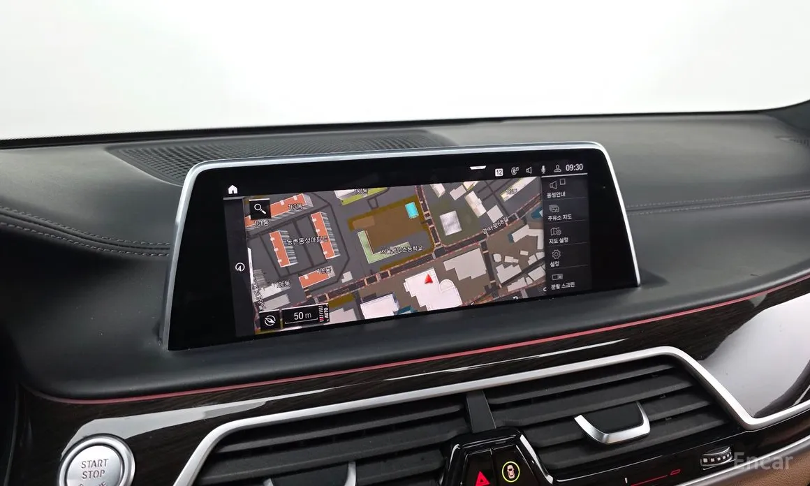 Фото 15 - BMW 7 Series