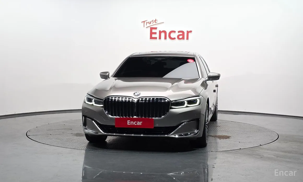 Фото 3 - BMW 7 Series