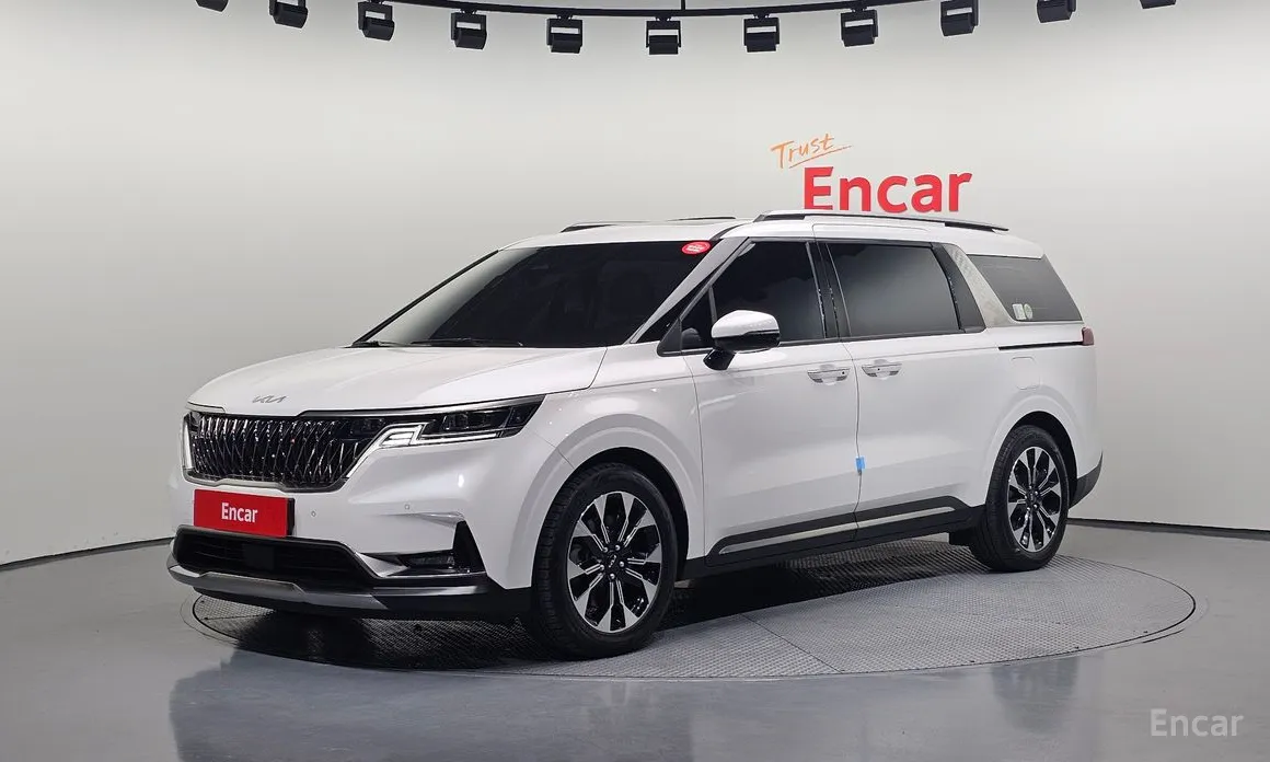 Фото 1 - Kia Carnival