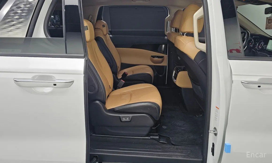 Фото 12 - Kia Carnival