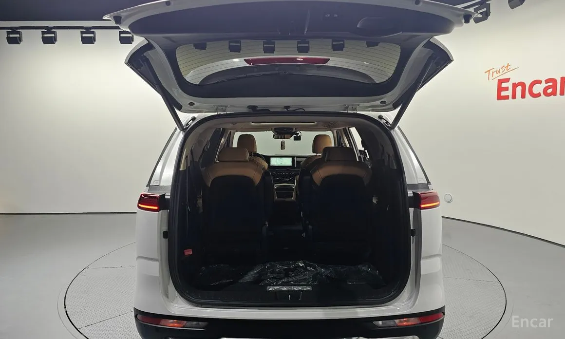 Фото 20 - Kia Carnival