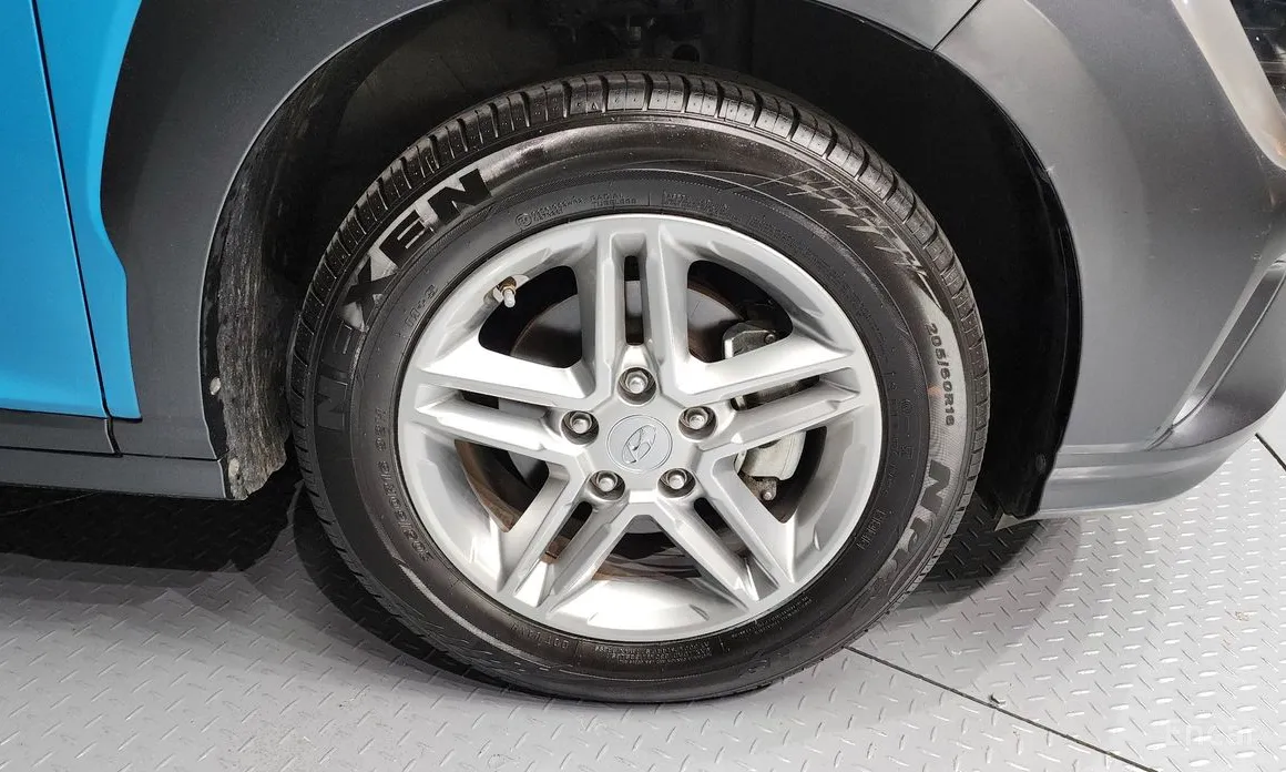 Photo 5 - Hyundai Kona