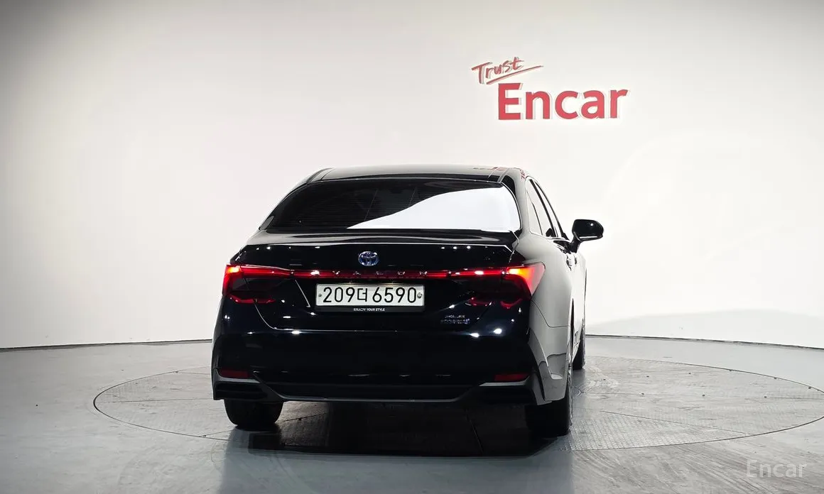 Фото 4 - Toyota Avalon