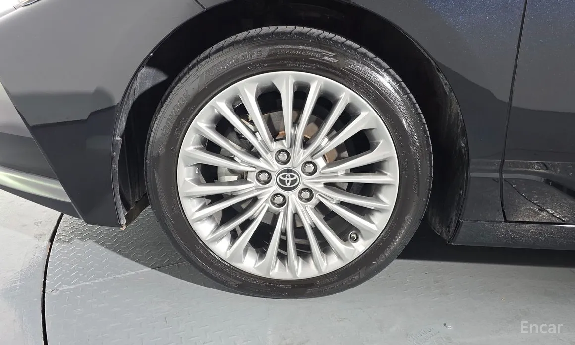 Фото 5 - Toyota Avalon