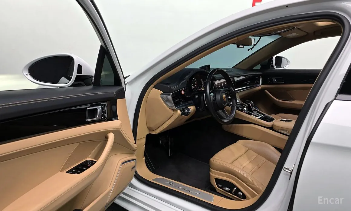 Фото 11 - Porsche Panamera