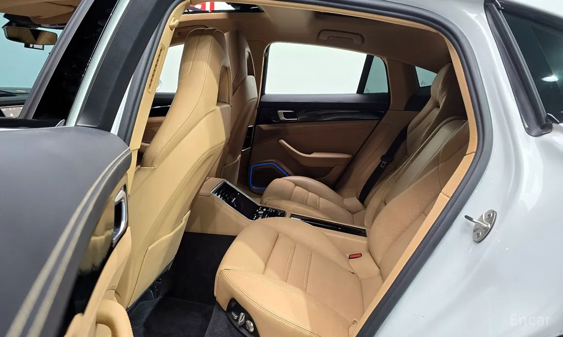 Фото 12 - Porsche Panamera