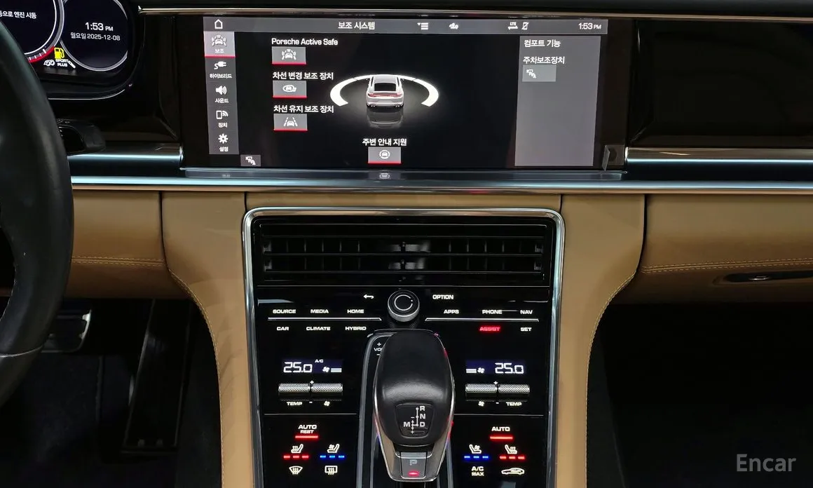 Фото 17 - Porsche Panamera