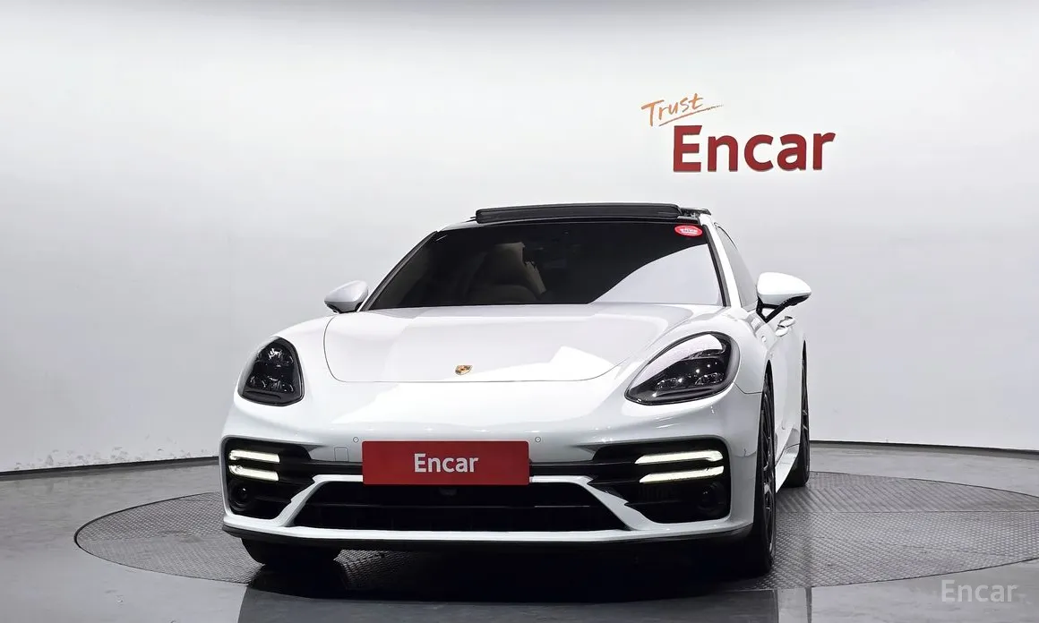 Фото 3 - Porsche Panamera