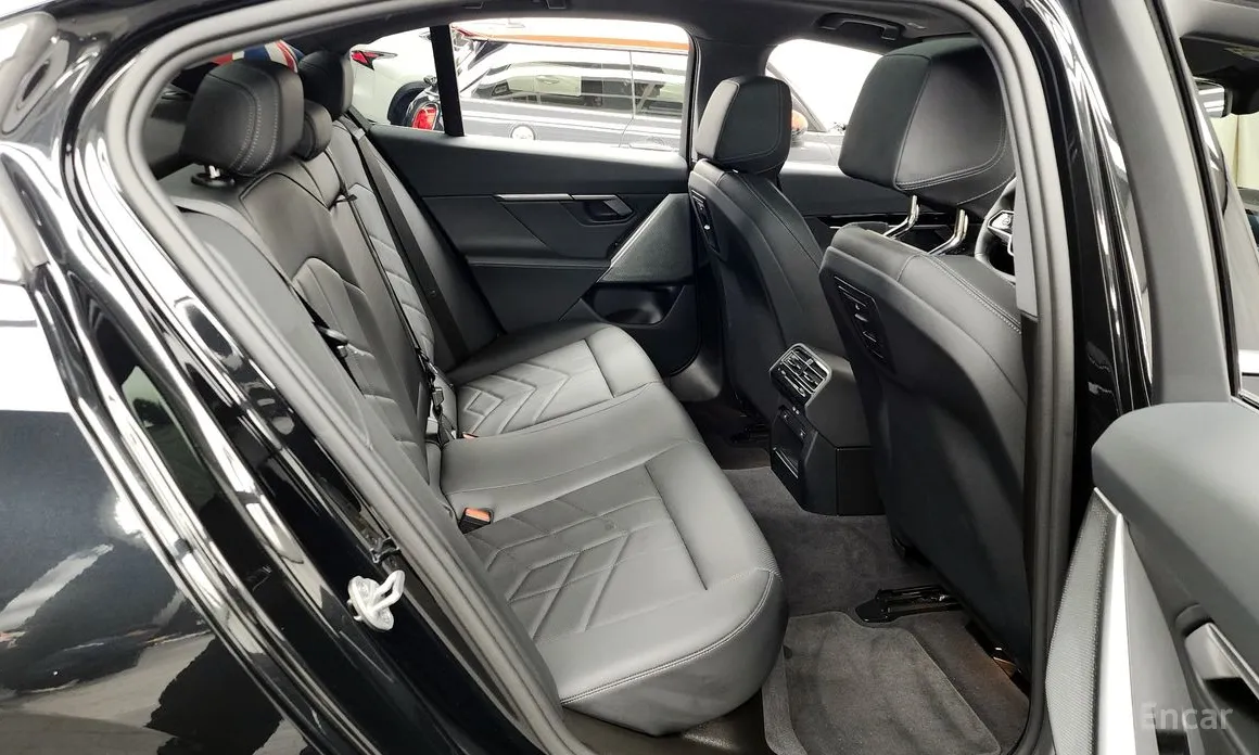 Фото 12 - BMW 5 Series