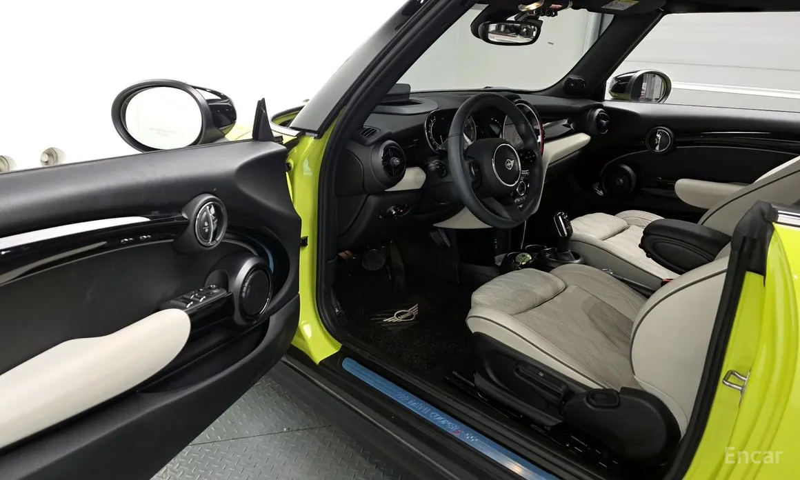 Фото 10 - Mini Cooper Convertible