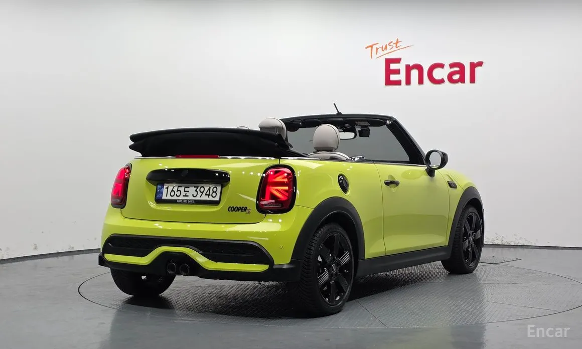 Фото 2 - Mini Cooper Convertible