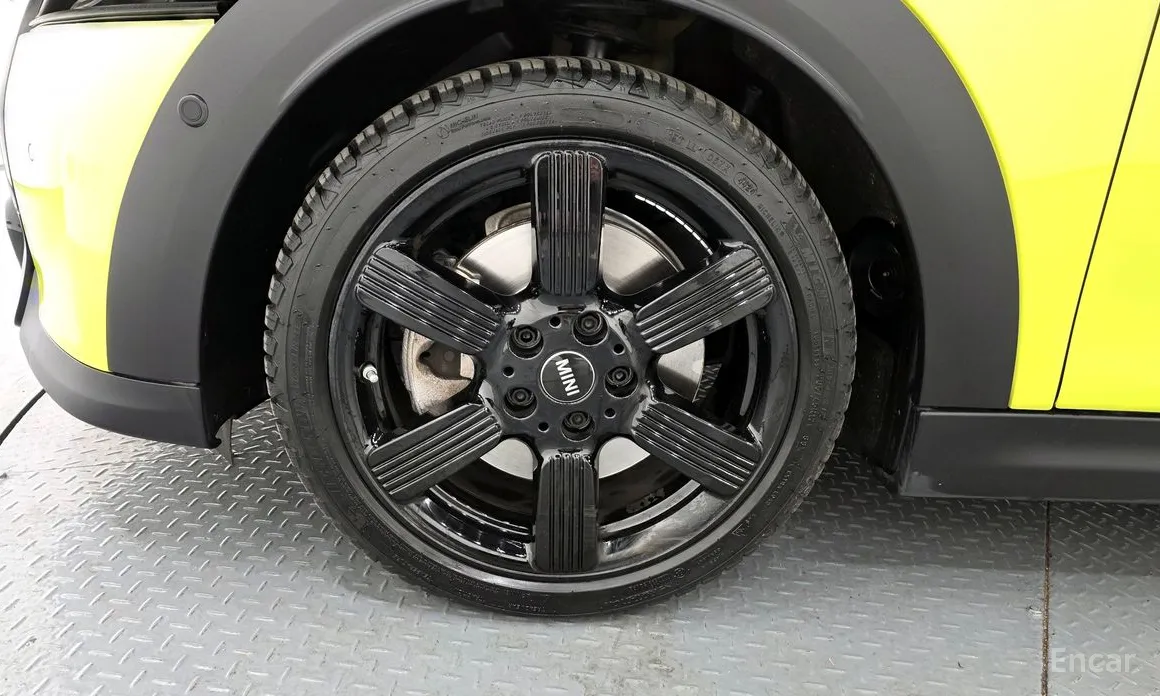 Фото 5 - Mini Cooper Convertible