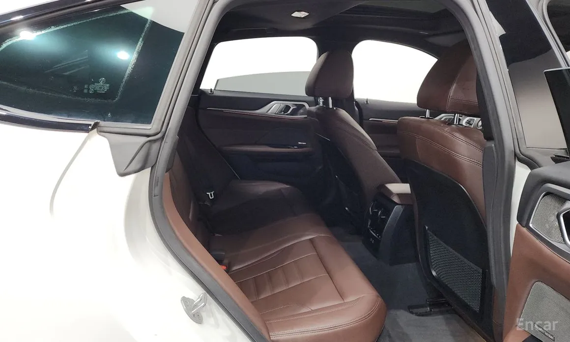 Фото 12 - BMW i4