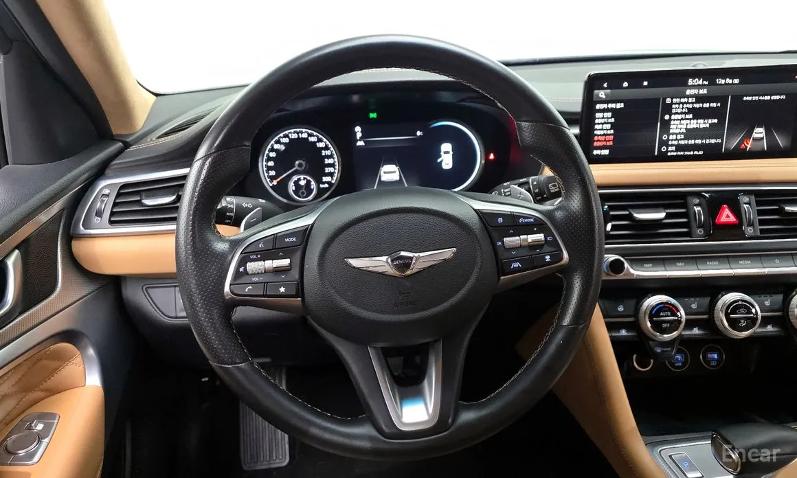 Фото 13 - Genesis G70