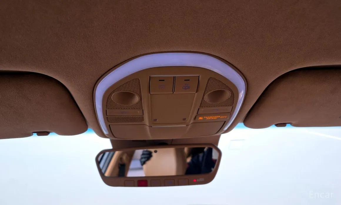 Фото 17 - Genesis G70