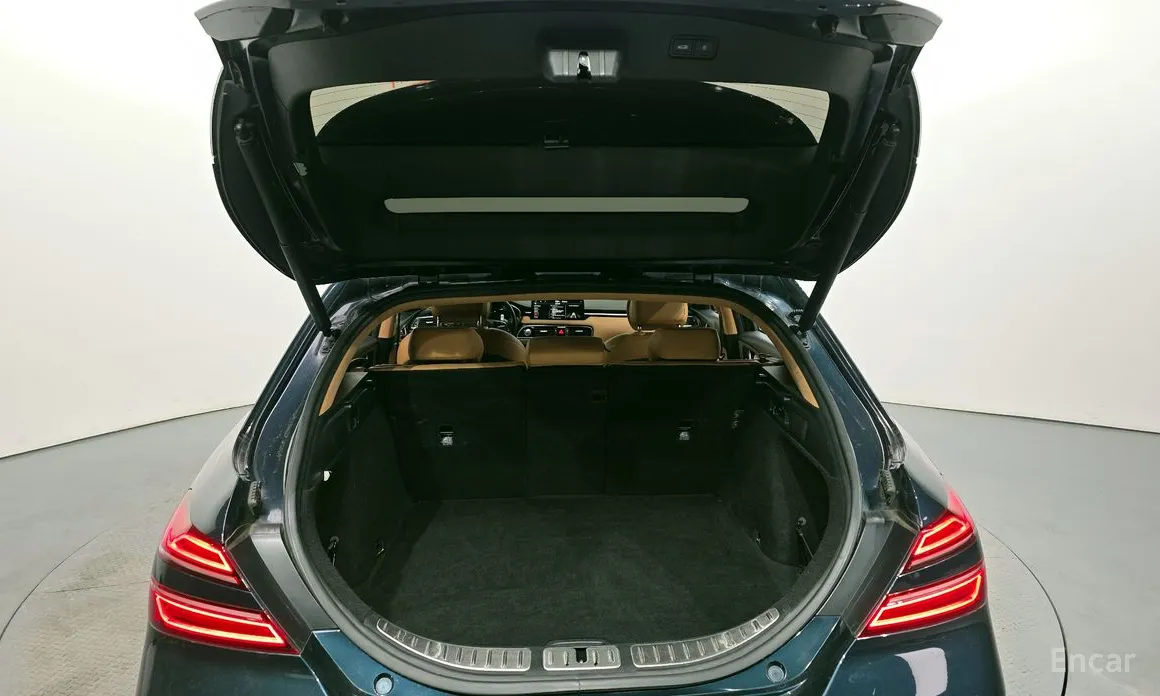 Фото 20 - Genesis G70