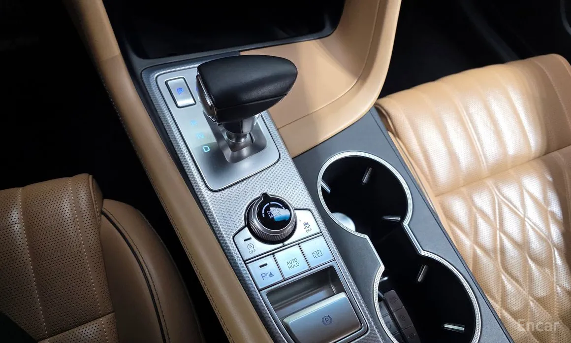 Фото 9 - Genesis G70