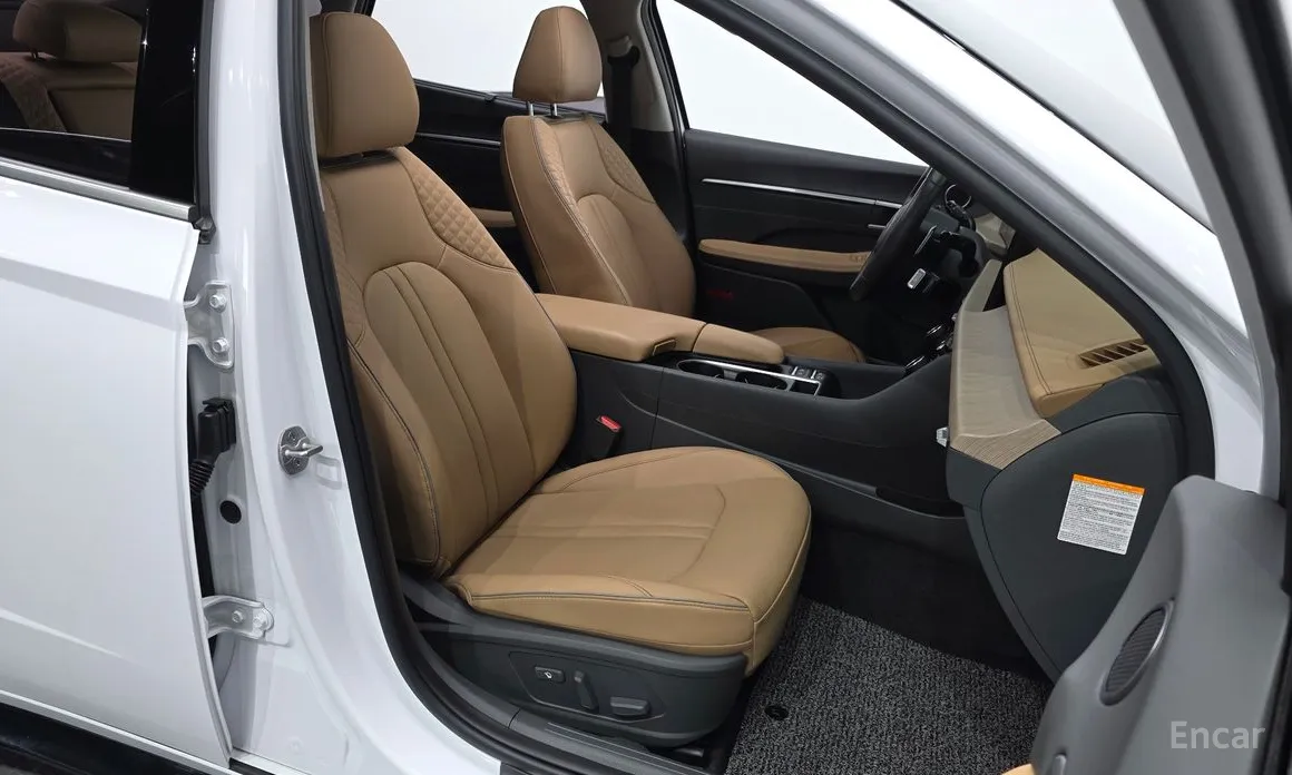 Фото 10 - Hyundai Sonata