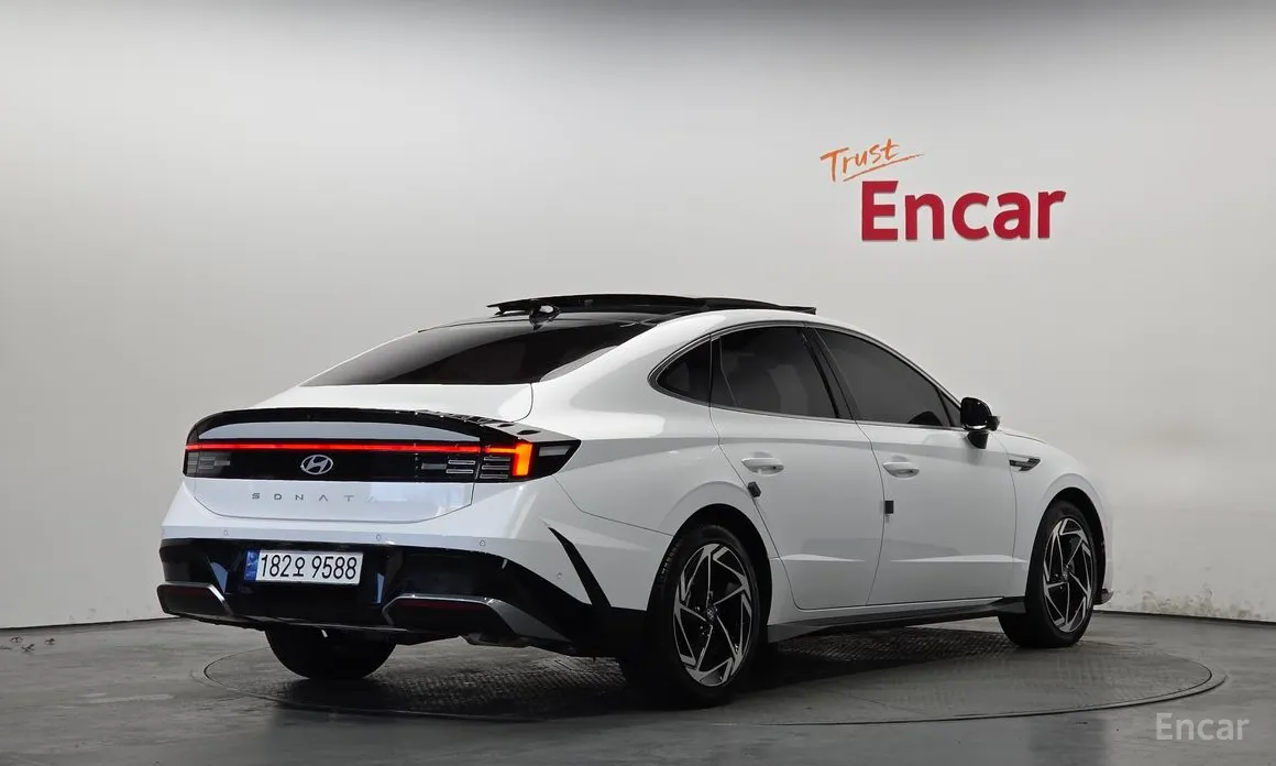 Фото 2 - Hyundai Sonata