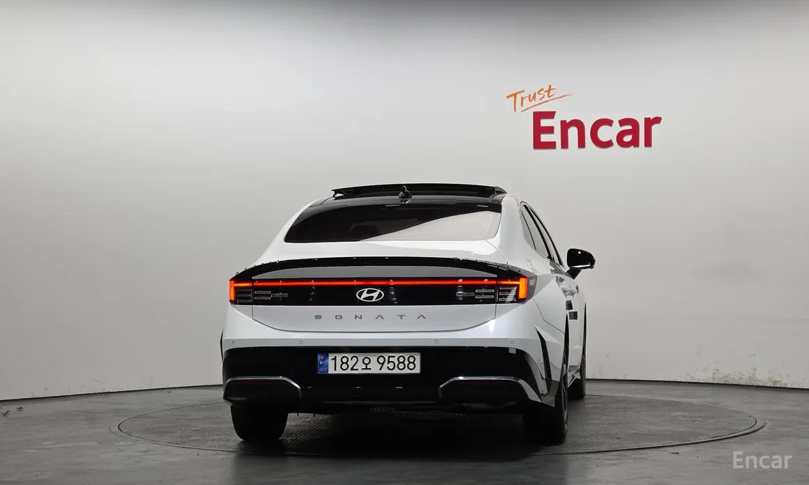 Фото 4 - Hyundai Sonata